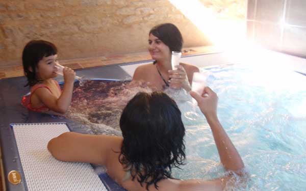 Spa avec jacuzzi 6 places